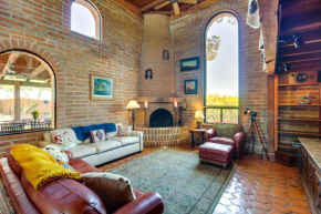 Eclectic Tucson Home 2 Mi to Saguaro National Park